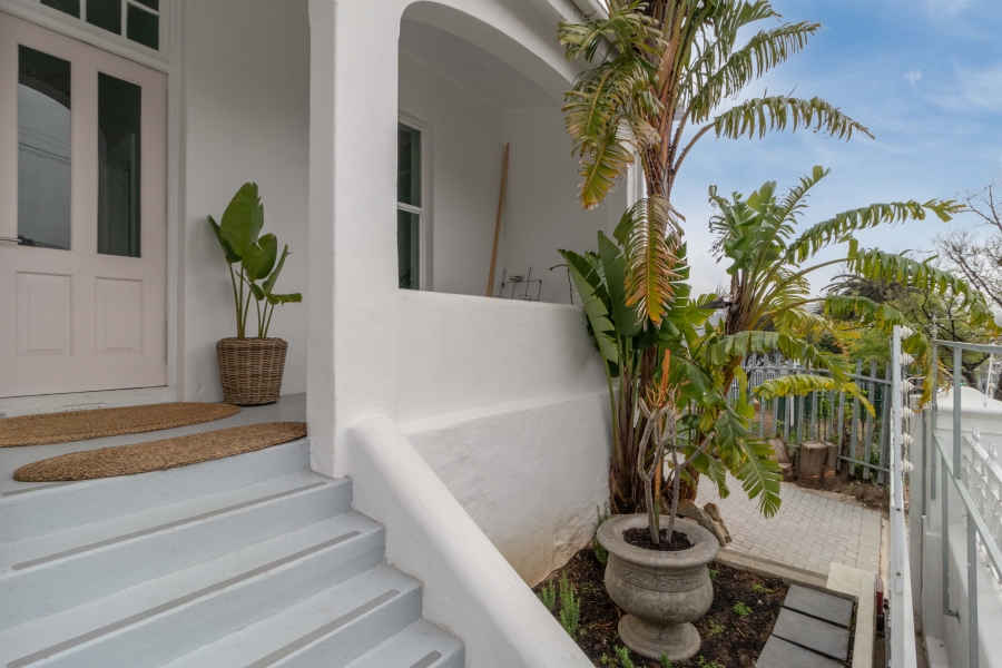 To Let 2 Bedroom Property for Rent in Sea Point Western Cape